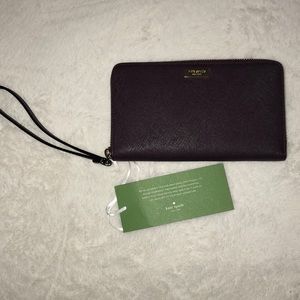 Kate Spade Alvy Wallet wristlet in mahogany